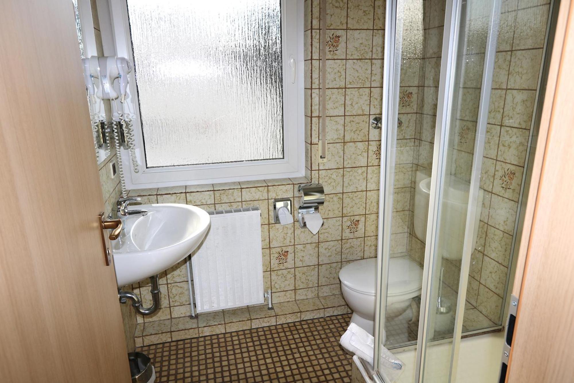 נירנברג Hotel Avenue Altenfurt מראה חיצוני תמונה