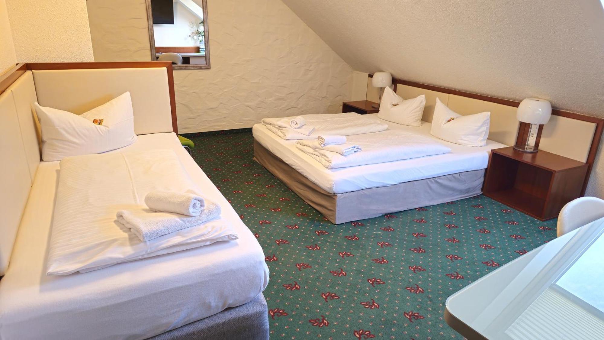 נירנברג Hotel Avenue Altenfurt מראה חיצוני תמונה