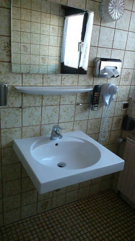 נירנברג Hotel Avenue Altenfurt מראה חיצוני תמונה